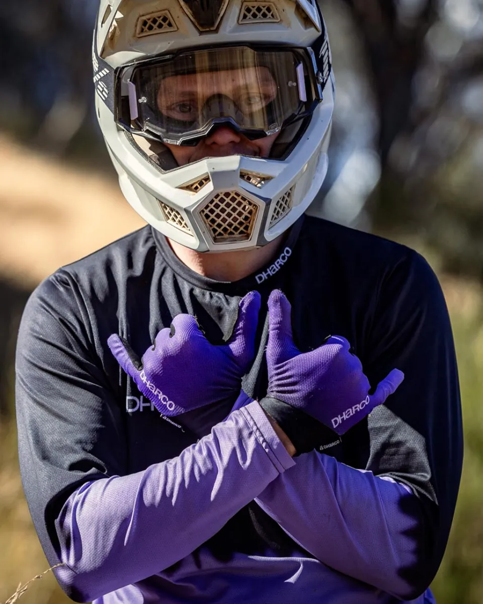 DHaRCO Mens Trail Glove | Odyssey Shop