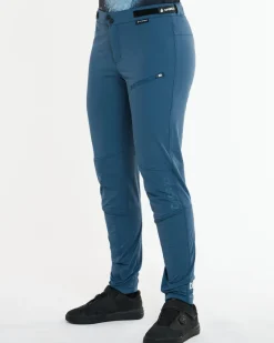 DHaRCO Womens Gravity Pants | Maverick Store