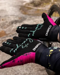 DHaRCO Womens Trail Glove | Chili Peppers Online